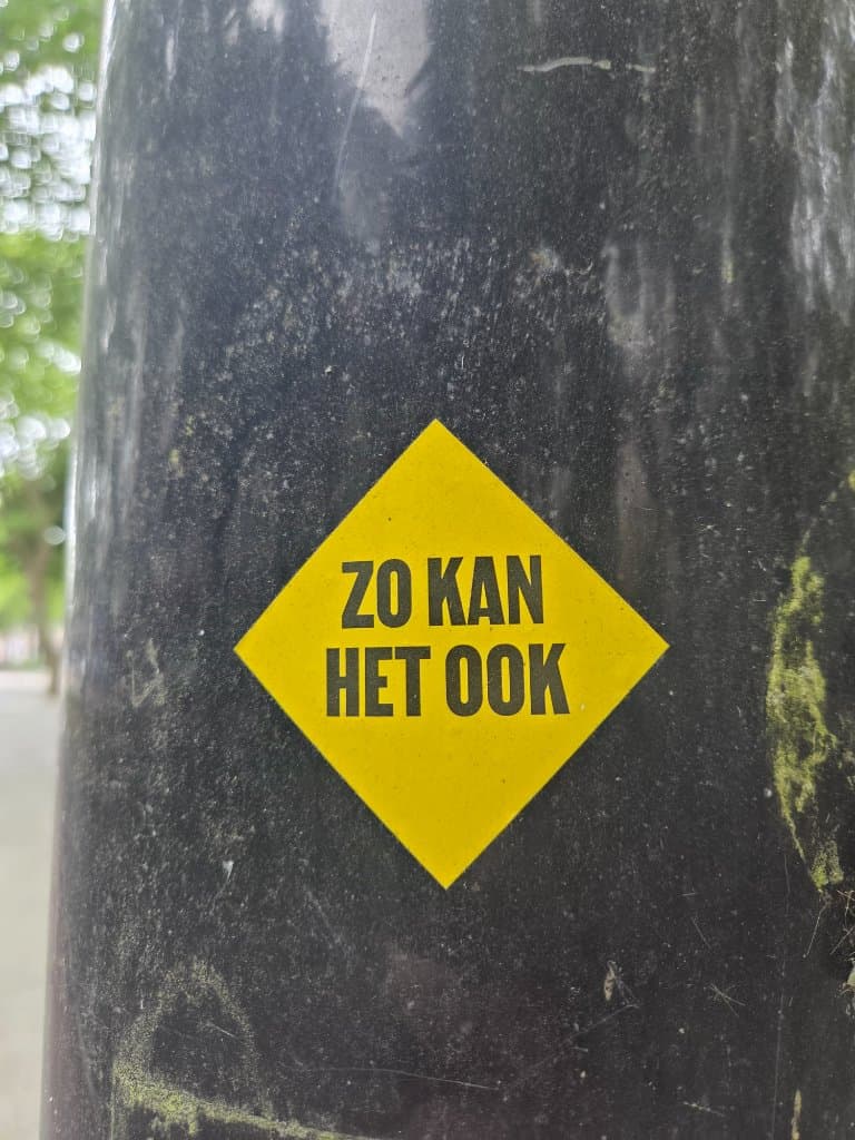 Zo kan het ook sticker in Dordrecht