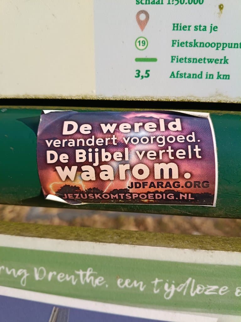 De wereld veranderd voorgoed. De Bijbel vertelt waarom sticker in Sleen