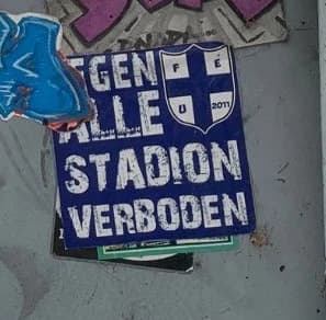 Tegen alle stadion verboden sticker in Kampen